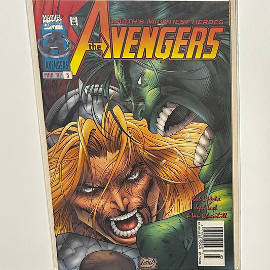 Avengers #5 Newsstand