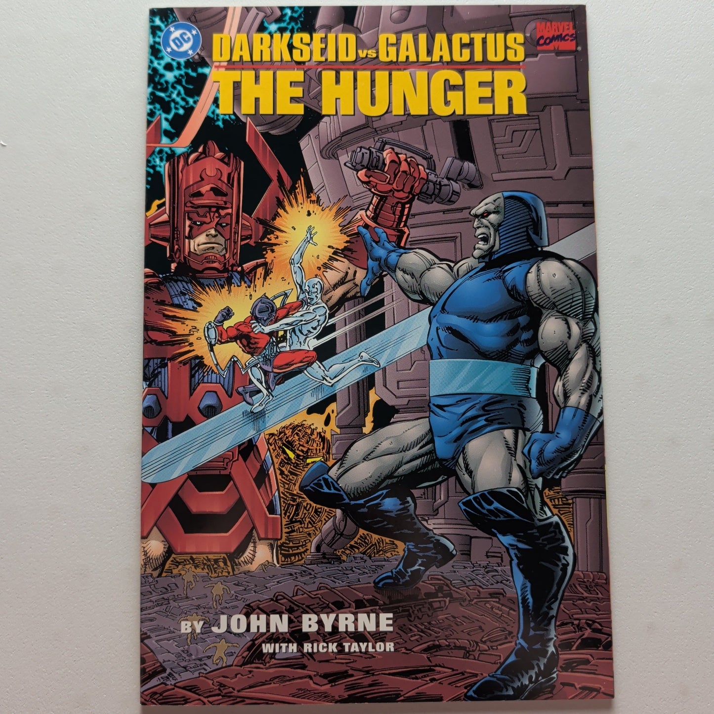 Darkseid vs Galactus The Hunger (NM)